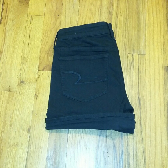 Shorts - Picture 3 of 3